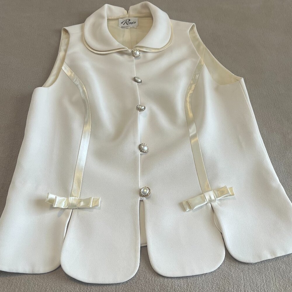 Reggio Women's Vintage White Sleeveless Jacket Size 14